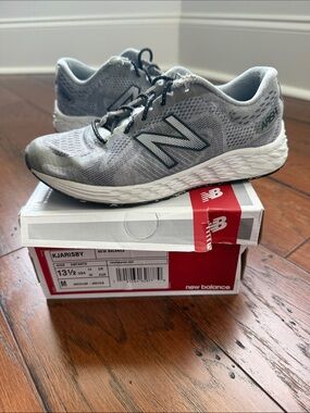 New Balance Light Gray Mesh Running Sneakers. Kids.